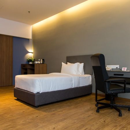 Imperial Regency Suites & Petaling Jaya Kuala Lumpur Exterior photo